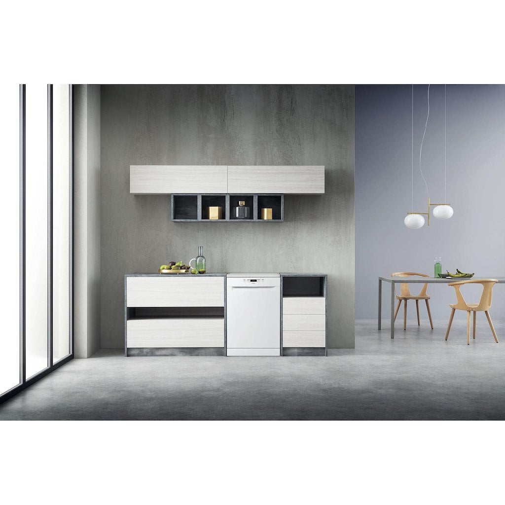 Whirlpool Dishwasher: in White - WFC 3B19 UK N