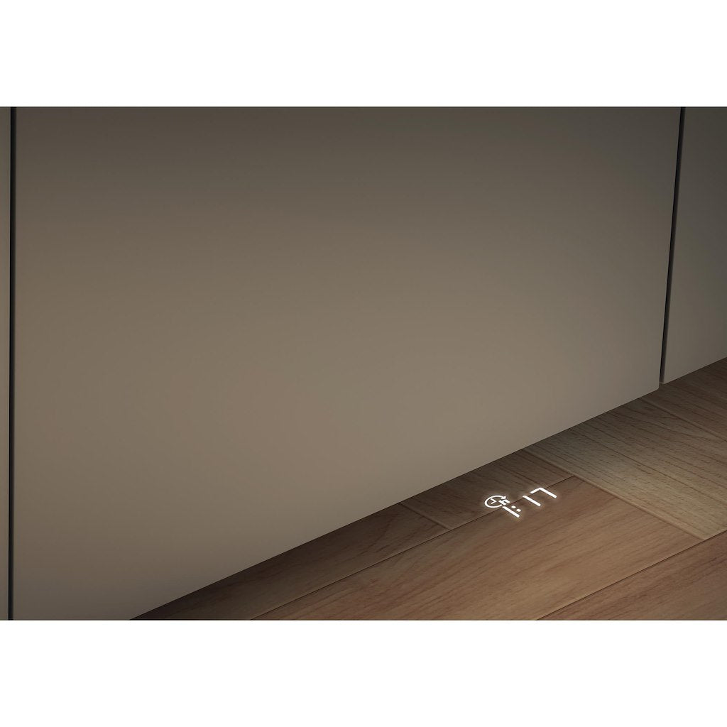Whirlpool Integrated Dishwasher: in Black - W8IA115M3TUS UK
