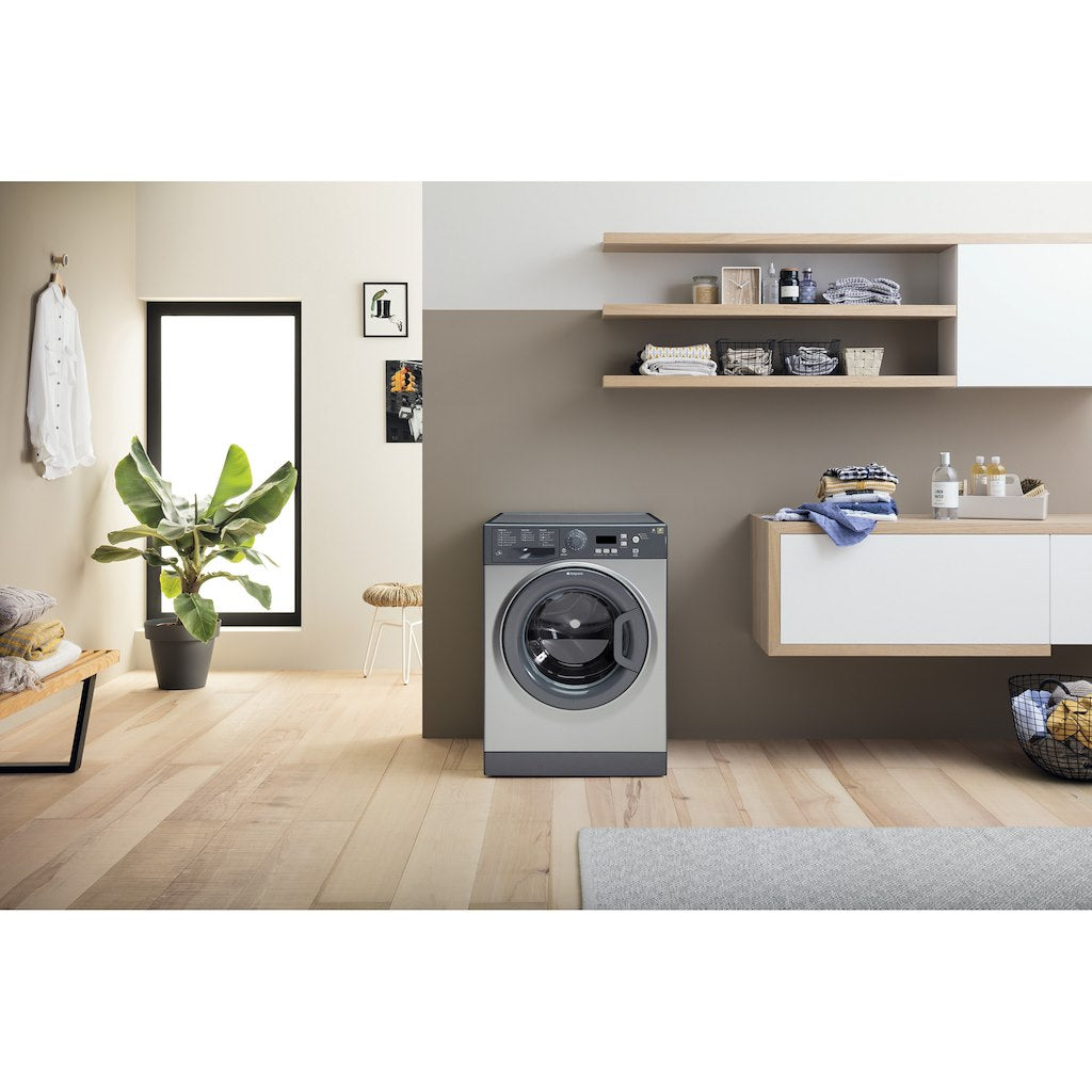 Hotpoint freestanding front loading washing machine: 7kg