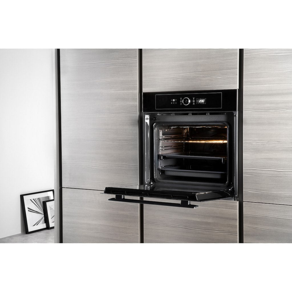 Whirlpool built in electric oven: in Black - AKZ 6230 NB