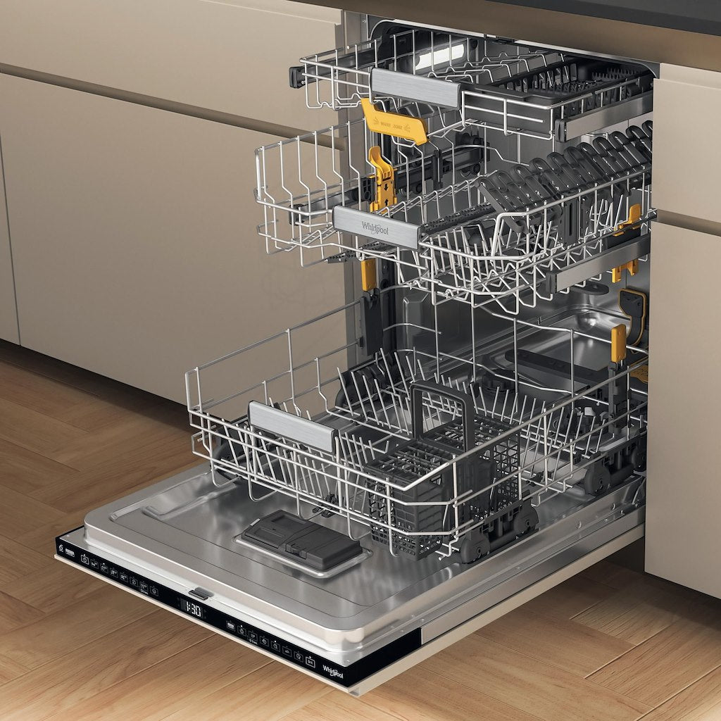 Whirlpool Integrated Dishwasher: in Black - W8IA15M3TU UK