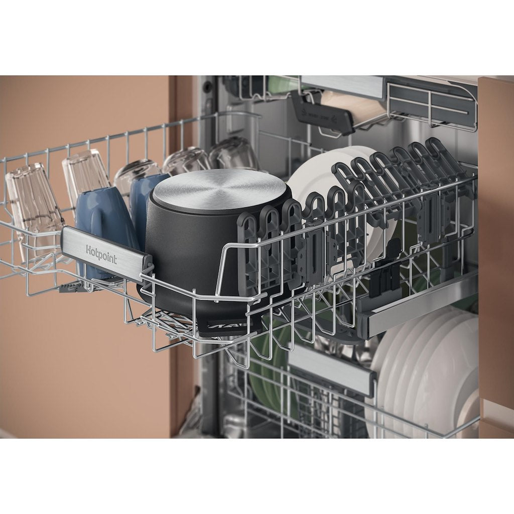 Hotpoint H8I HT59 LS UK Hydroforce Built-In 14 Place Setting Dishwasher