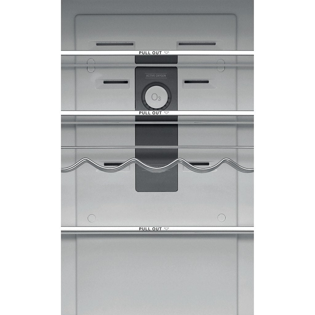 Hotpoint freestanding fridge freezer: frost free