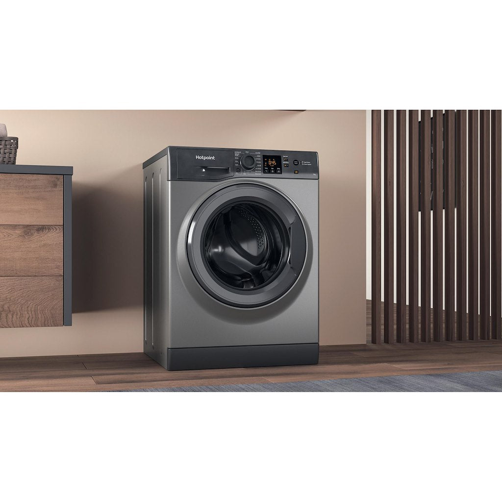 Hotpoint freestanding front loading washing machine: 7kg