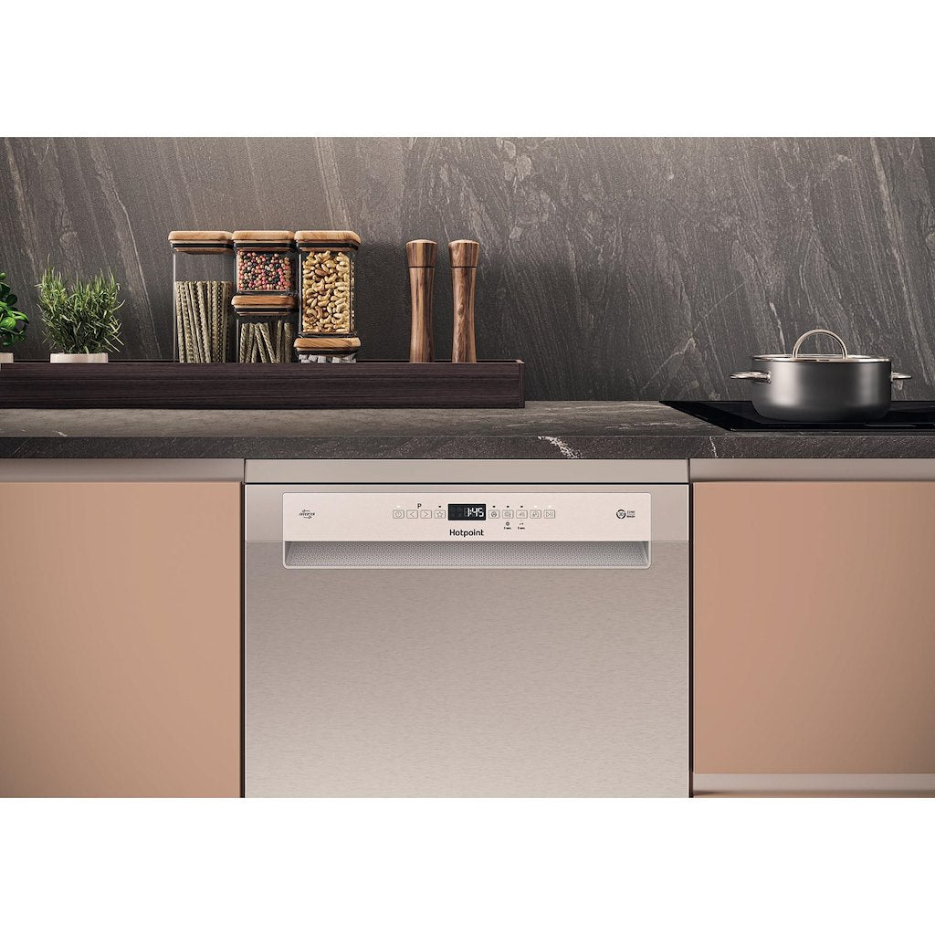 Hotpoint H7F HP43 X UK Maxi Space Freestanding 15 Place Settings Dishwasher