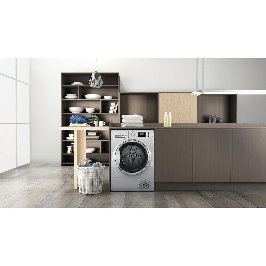 Hotpoint NT M11 82SSK UK Freestanding 8kg Heat Pump Tumble Dryer - Silver