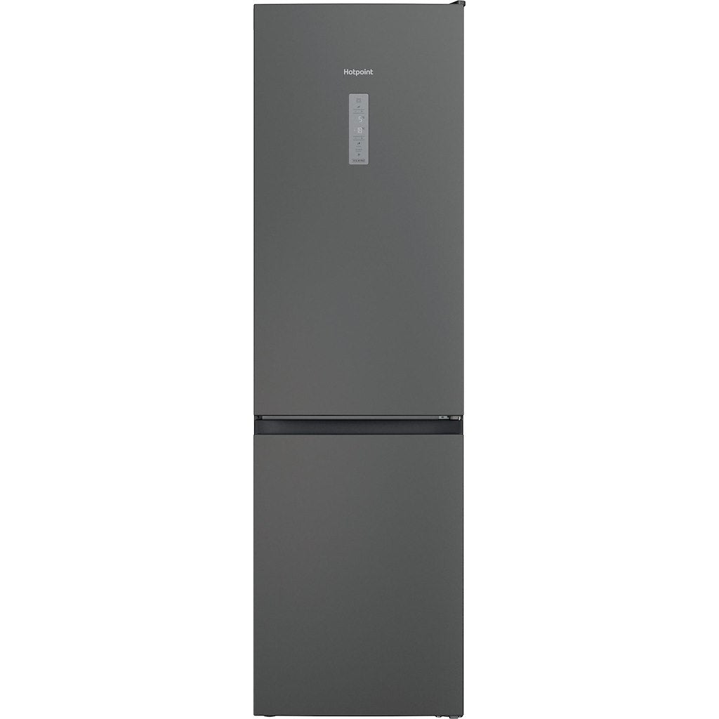 Hotpoint freestanding fridge freezer: frost free