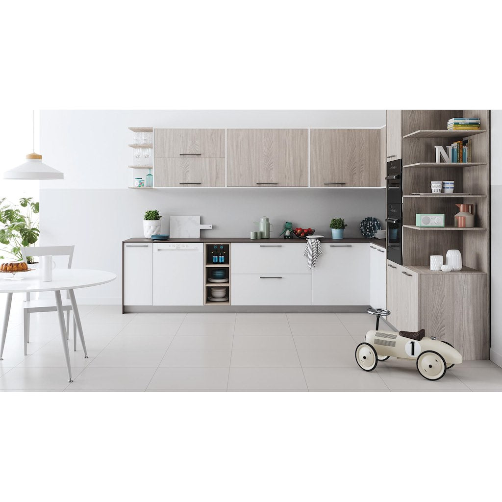 Indesit Push&Go I3B L626 UK Built-in Dishwasher