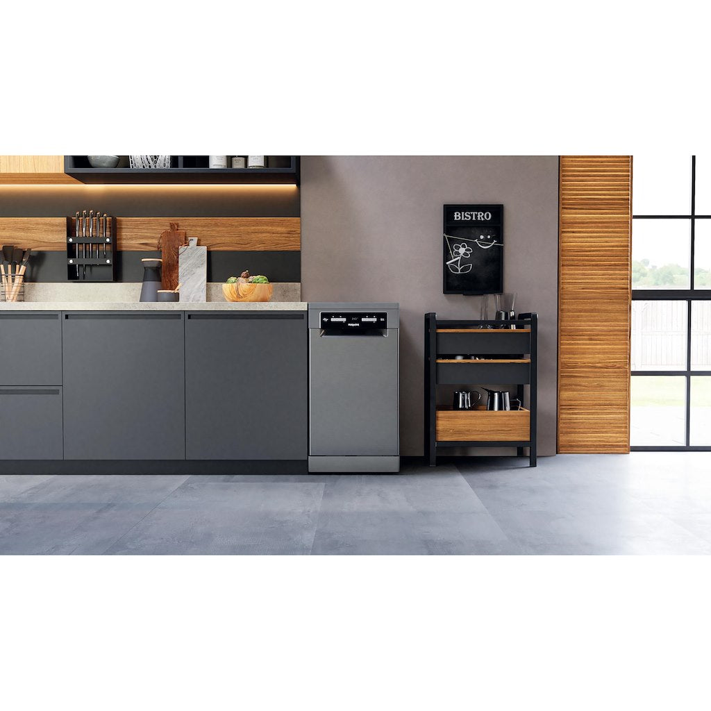 Hotpoint Slimline Free Standing Dishwasher - Stainless Steel -13 Place Setting - E Rated - HSFO 3T223 W X UK N
