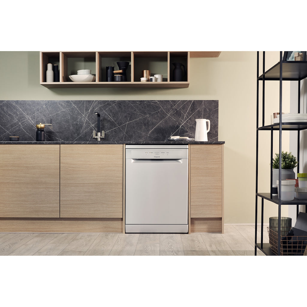 Hotpoint dishwasher: full size, silver