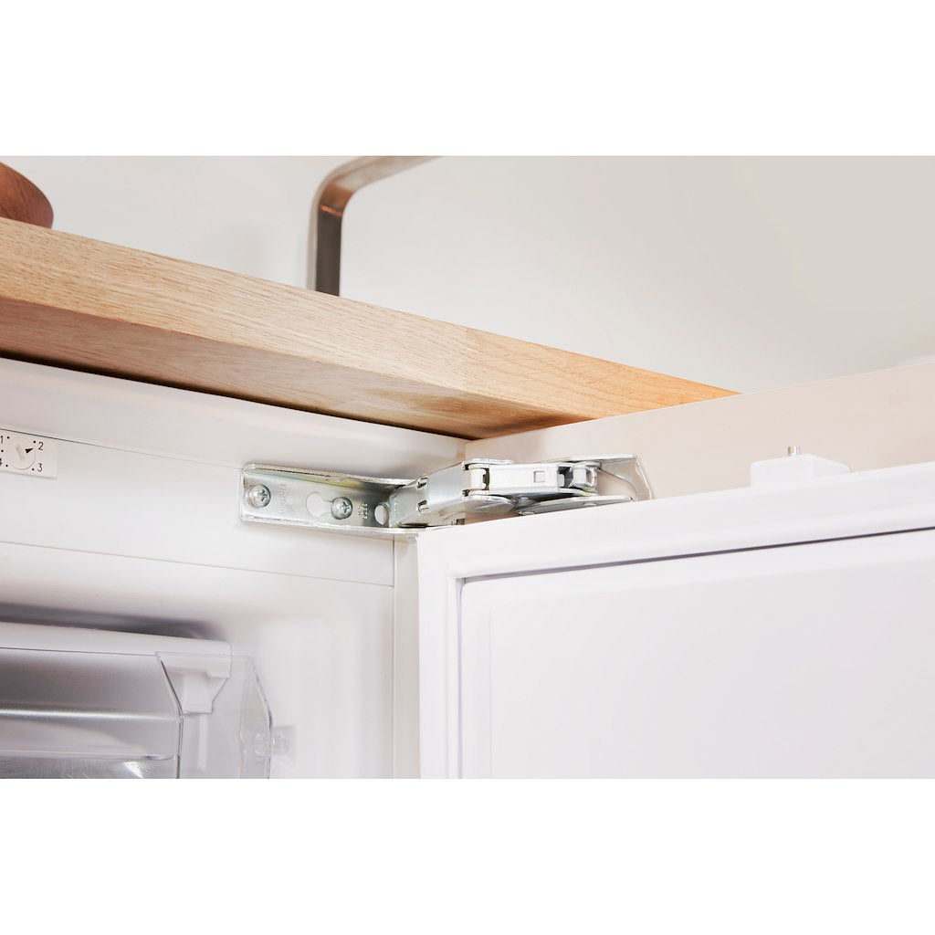 Integrated upright freezer - IZ A1.UK.1