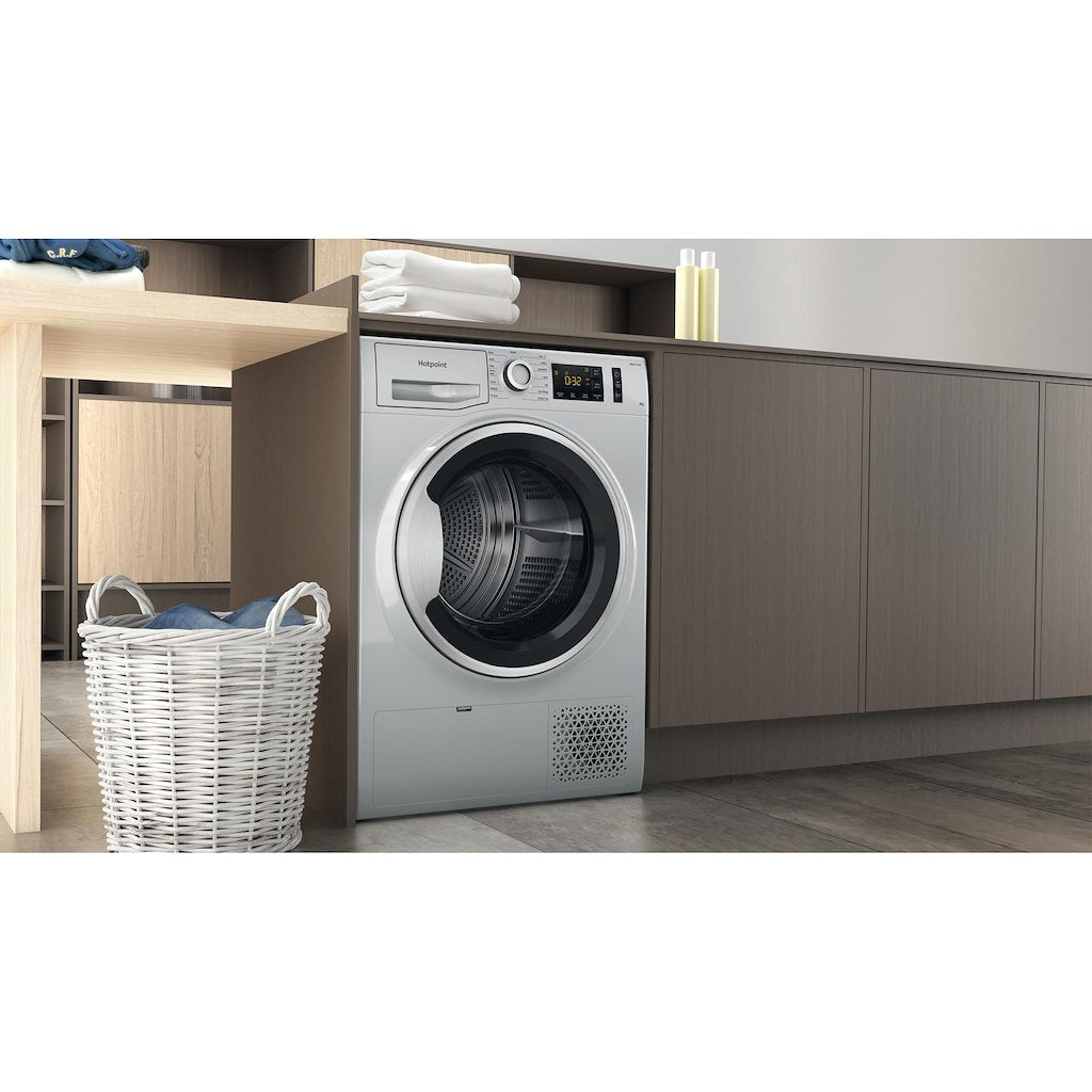 Hotpoint NT M11 82SSK UK Freestanding 8kg Heat Pump Tumble Dryer - Silver
