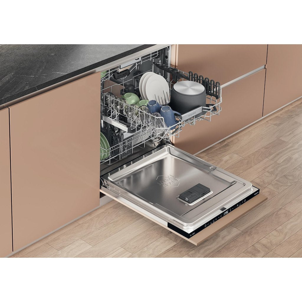 Hotpoint H8I HT59 LS UK Hydroforce Built-In 14 Place Setting Dishwasher