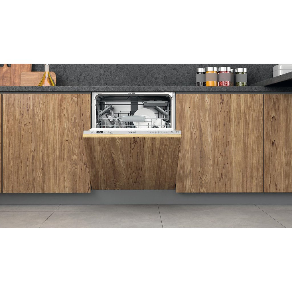Hotpoint HIC 3C33 CWE UK Integrated Dishwasher