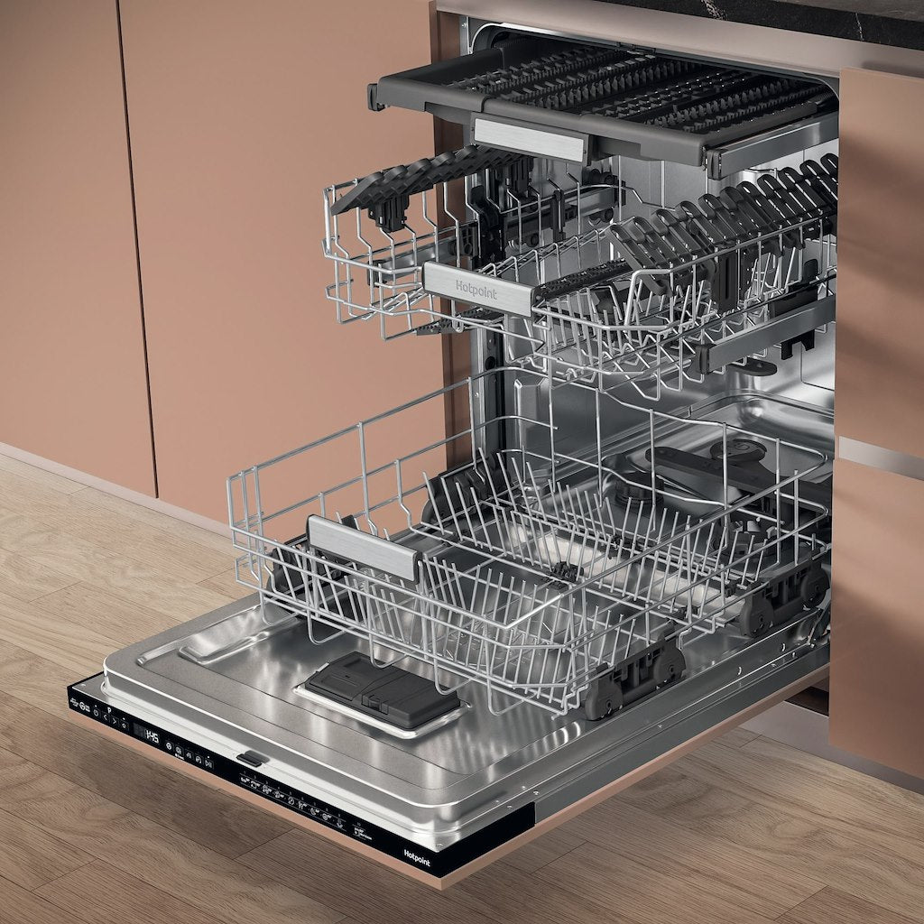 Hotpoint H7I HP42 L UK Built-In 15 Place Setting Dishwasher