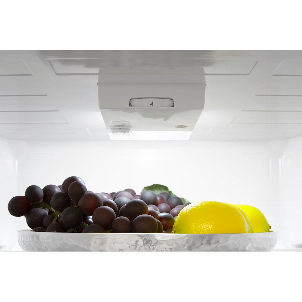Hotpoint freestanding fridge freezer: frost free