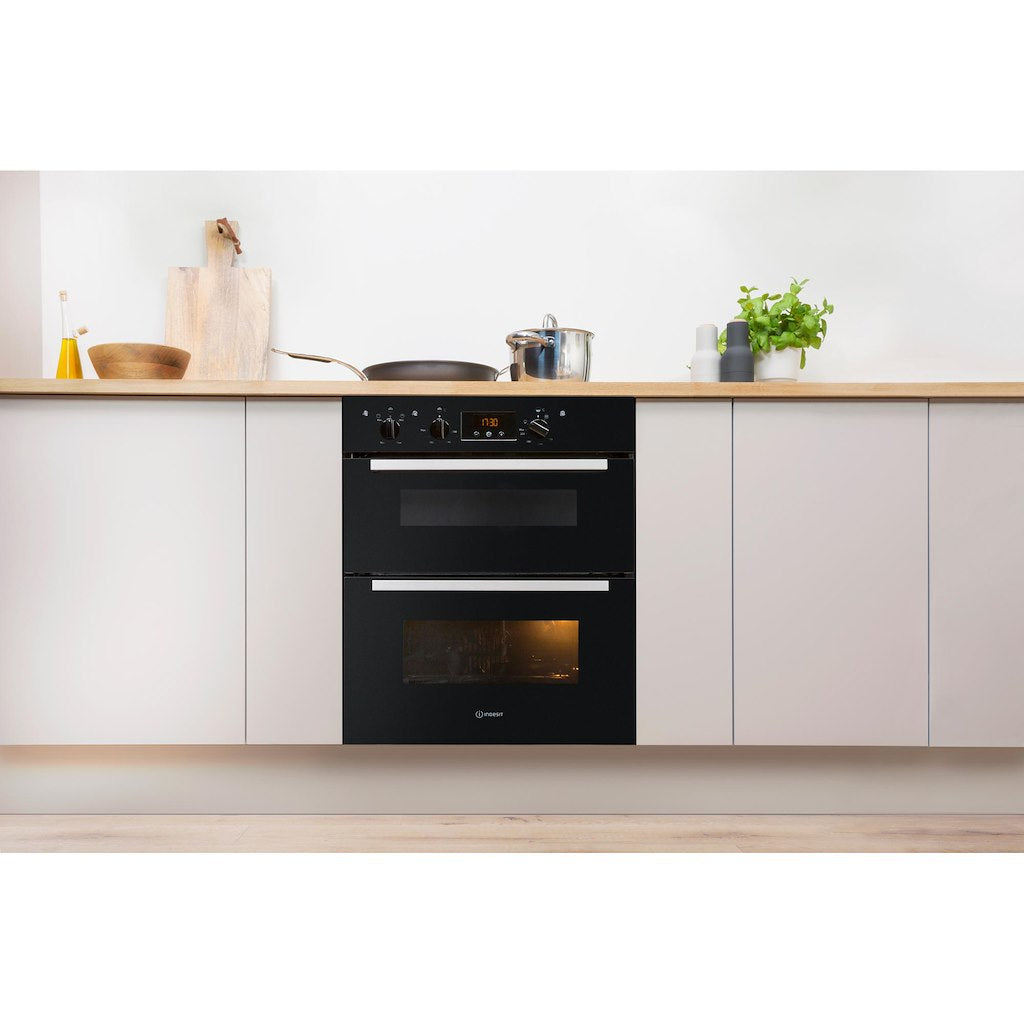 Double Oven - Digital Display - Black With Minute Minder, Defrost & Slowcook and Light In Main Cavity