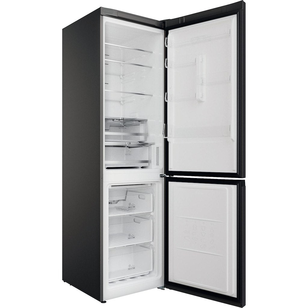 Hotpoint freestanding fridge freezer: frost free