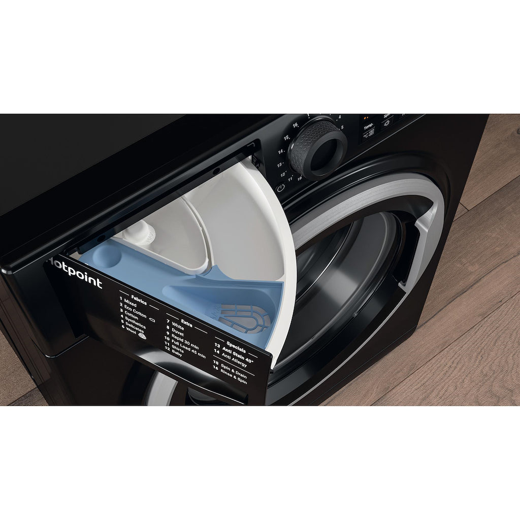 Hotpoint freestanding front loading washing machine: 7kg