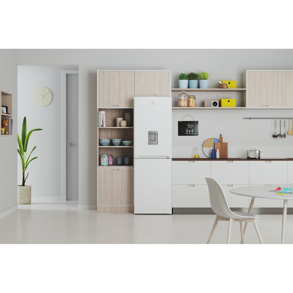 Freestanding fridge freezer: frost free - IBTNF 60182 W AQUA UK