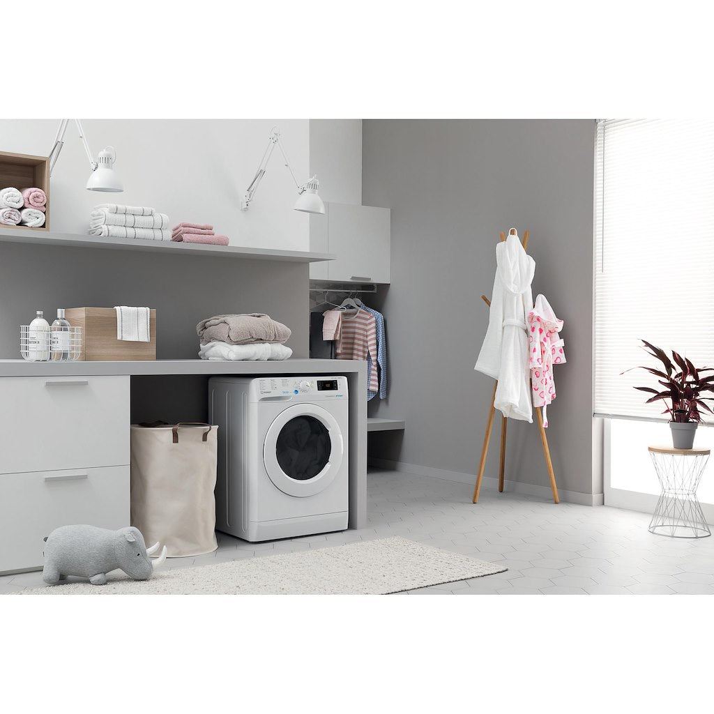Freestanding washer dryer: 8,0kg - BDE 86436X W UK N