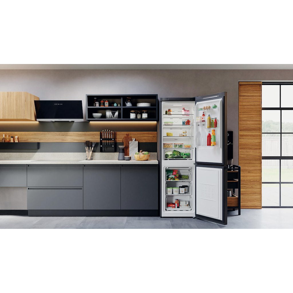 Hotpoint H5X 82O SK Fridge Freezer - Silver Black