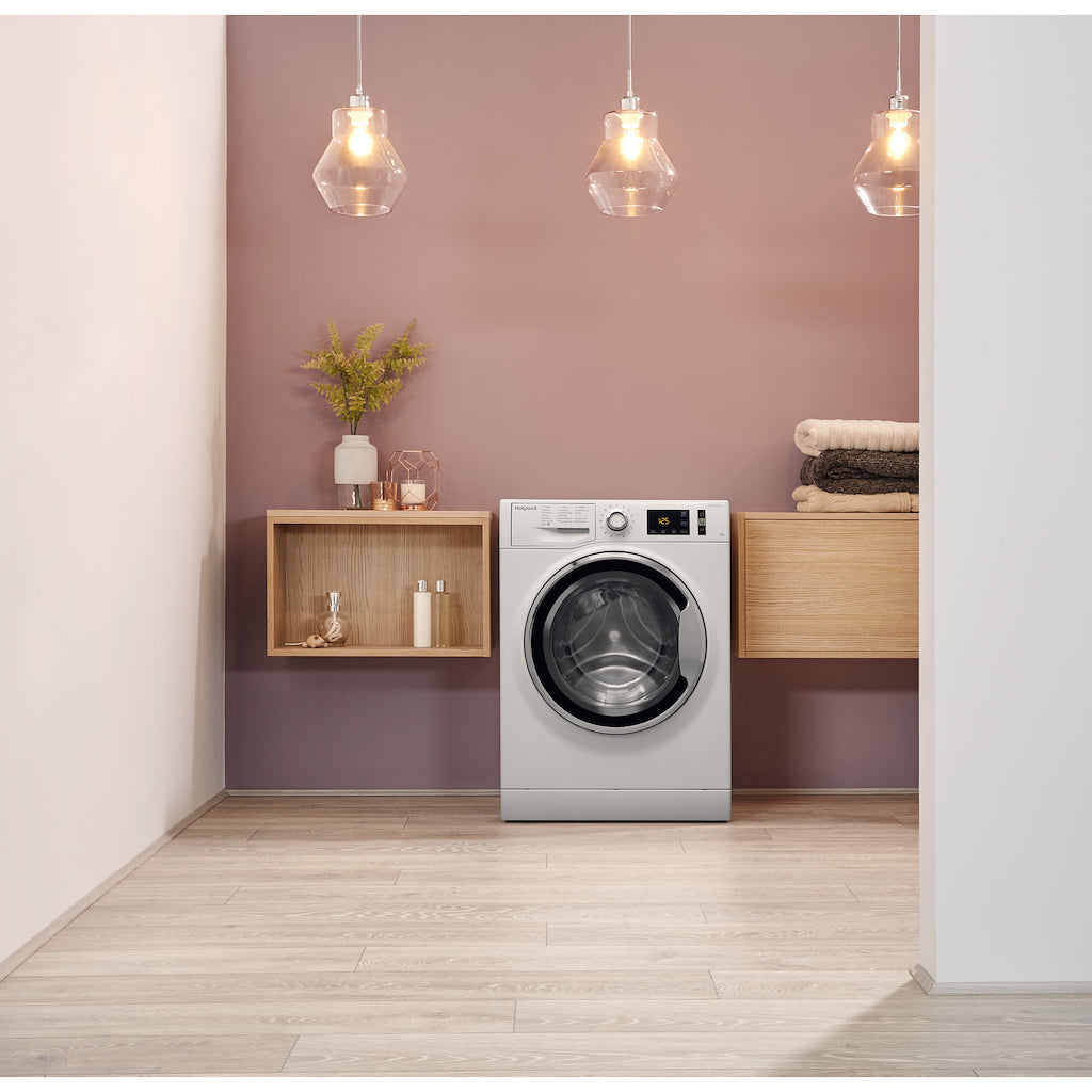 Hotpoint freestanding front loading washing machine: 10kg
