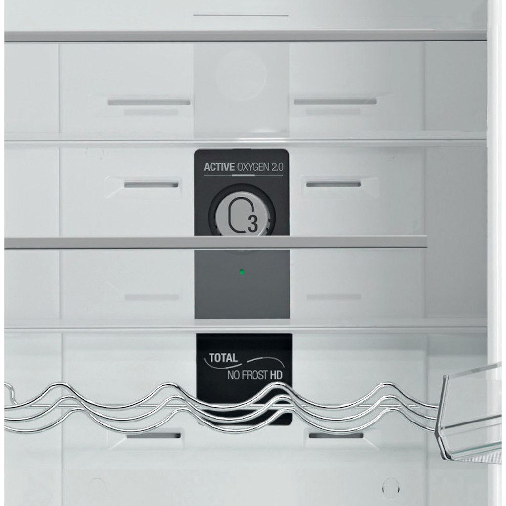 Hotpoint freestanding fridge freezer: frost free