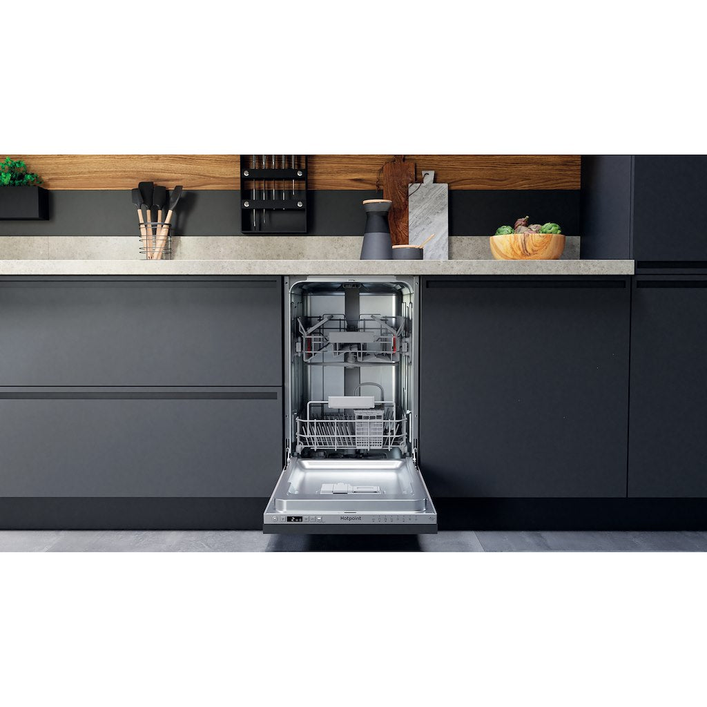 Hotpoint HSIC 3T127 UK N Dishwasher - White