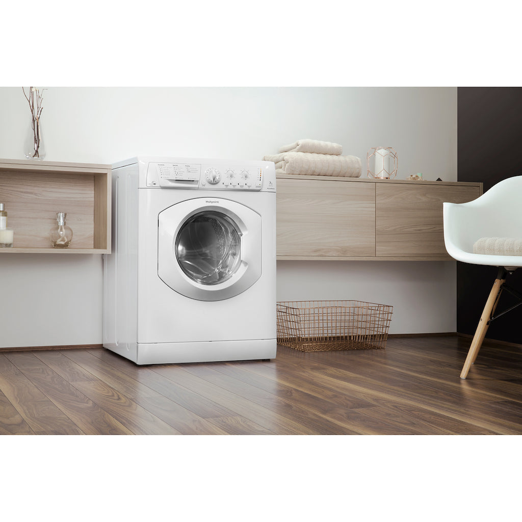 Hotpoint freestanding washer dryer: 7kg