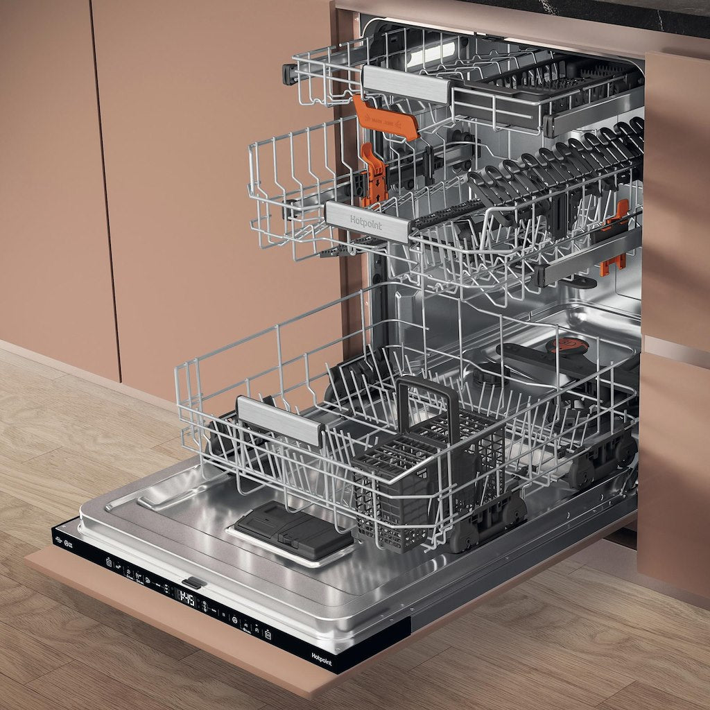 Hotpoint integrated dishwasher: full size, black