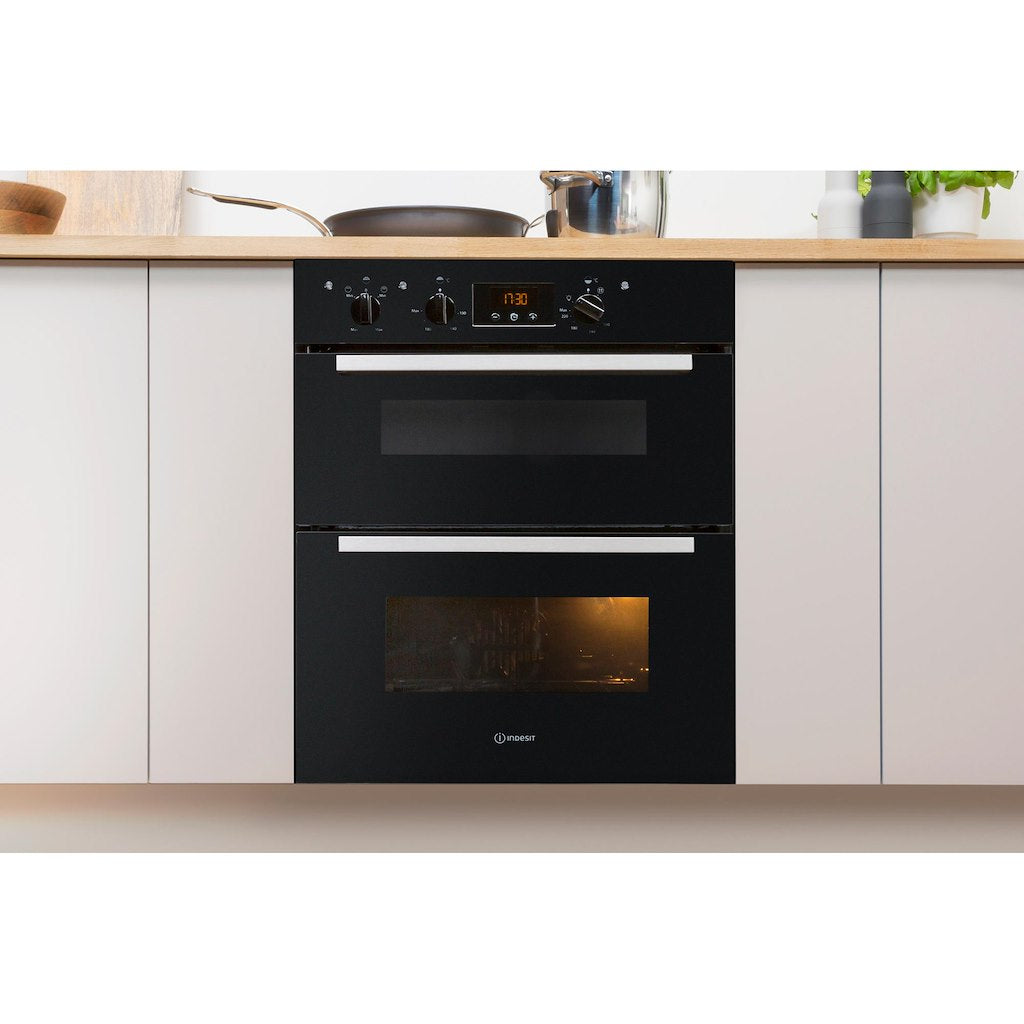Double Oven - Digital Display - Black With Minute Minder, Defrost & Slowcook and Light In Main Cavity